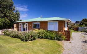Puponga View - Puponga Holiday Home